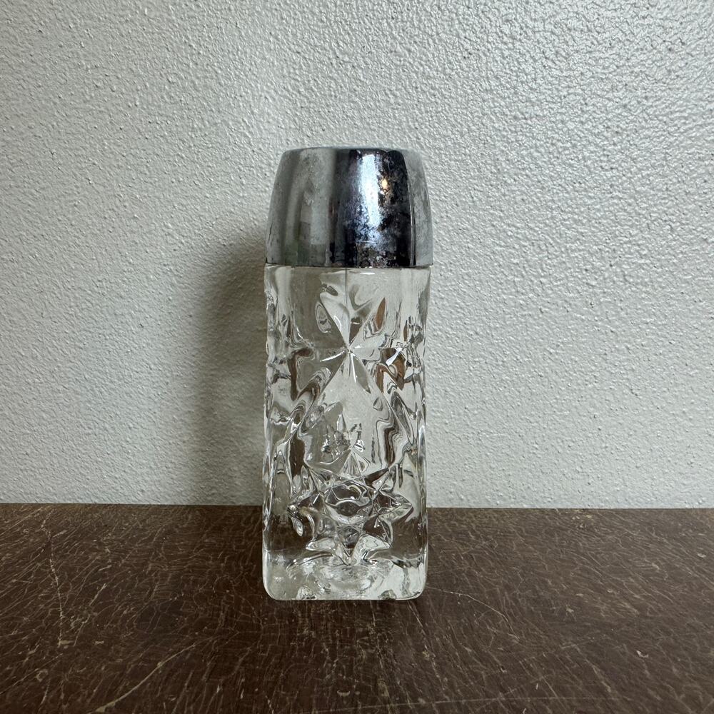 Anchor Hocking Pressed Glass Salt Pepper Shaker Silver Chrome Plastic lid SINGLE